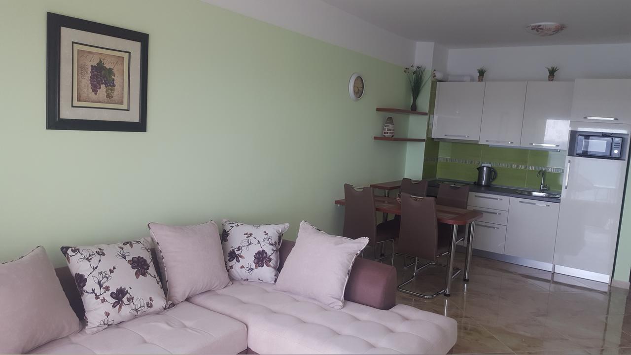 Apartment Sea Space 3 Dobra Voda Exterior photo