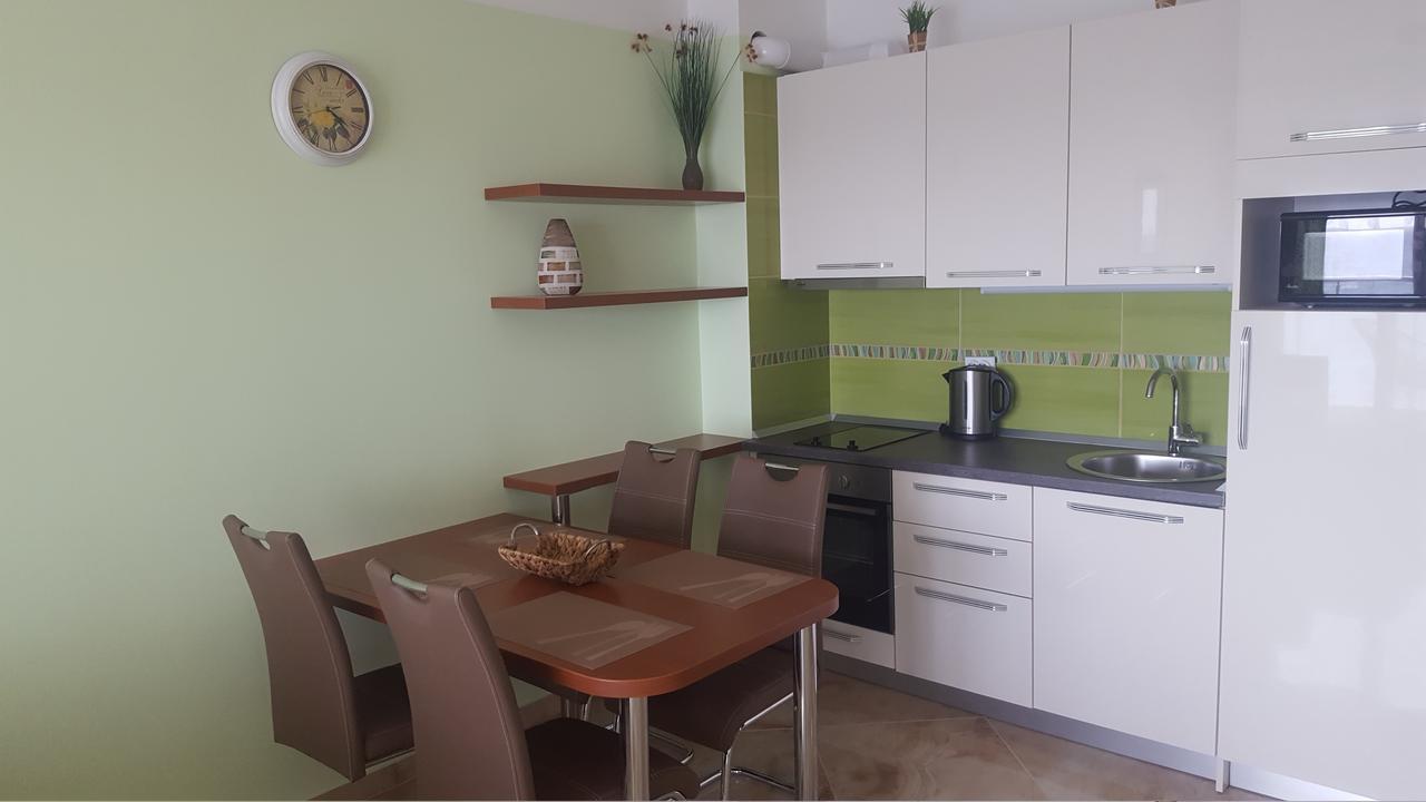 Apartment Sea Space 3 Dobra Voda Exterior photo